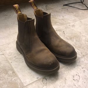 Dr. Martens 2976 Crazy Horse Chelsea Boots